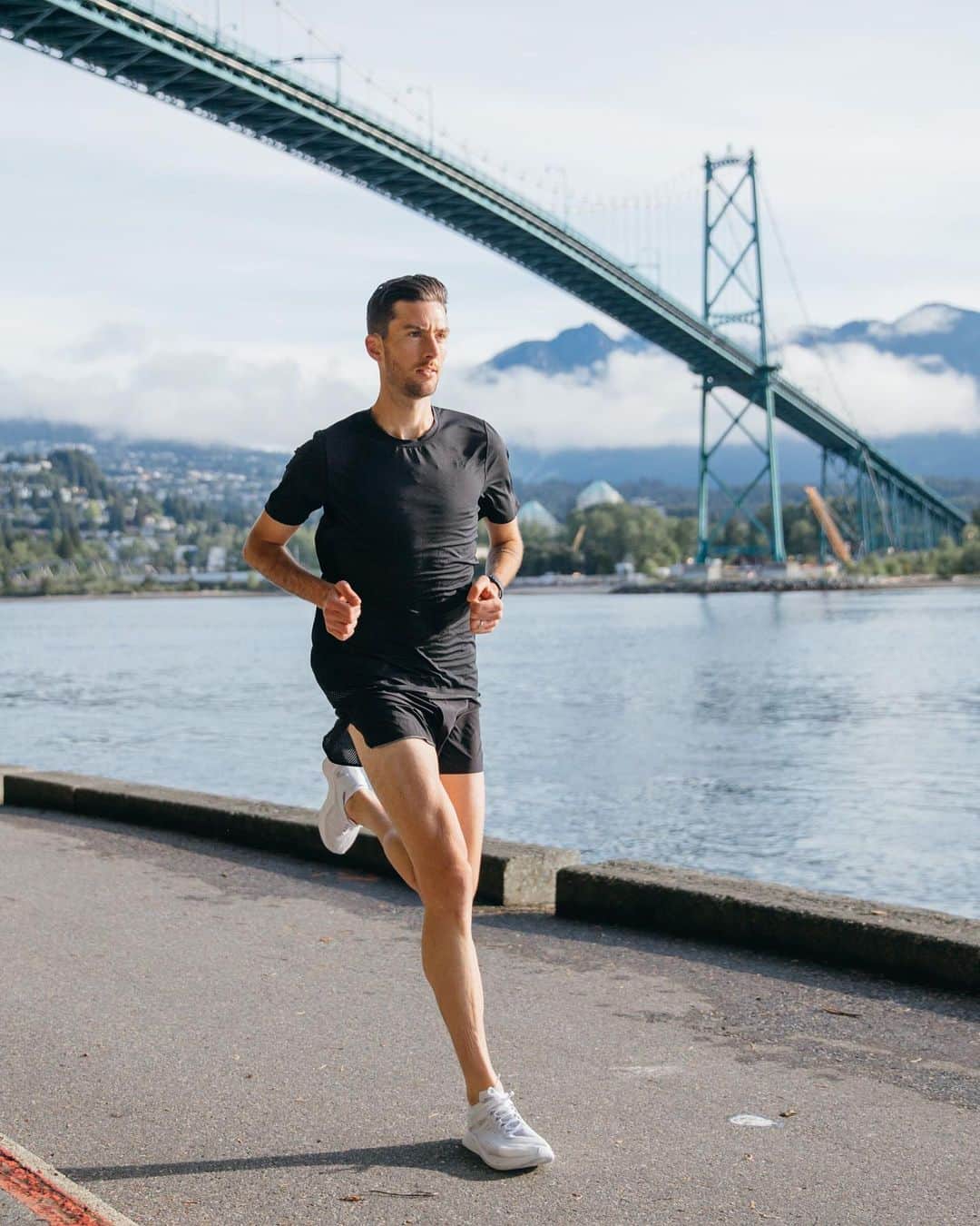 のインスタグラム：「Four-time Canadian National running champion, 2:13 marathoner, head coach at @mile2marathon —are there more achievements Rob Watson could stack up?  Oh wait, he’s also our newest Global Run Ambassador and author of our full, half, 10k, and 5k, training guides.  Want to learn how to run fast like Rob?  Follow our story to find out how or hit the link in our bio to access our free training guides to help you get across the finish line.」