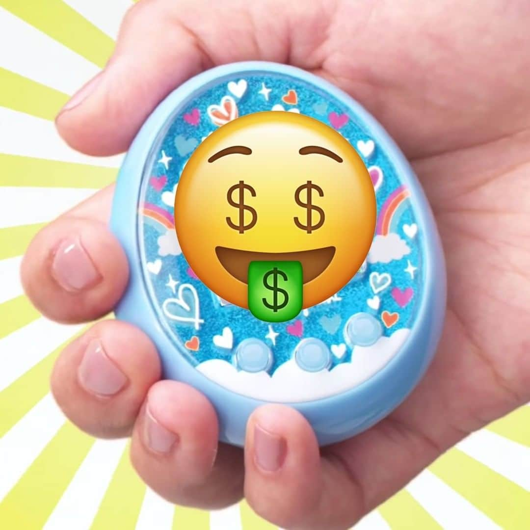 VICEさんのインスタグラム写真 - (VICEInstagram)「Tamagotchis are coming back from the 90s to dominate our lives—at more than double the original price. 👾 Link in bio. 📸: YouTube/TamagotchiFriends」5月22日 6時00分 - vice