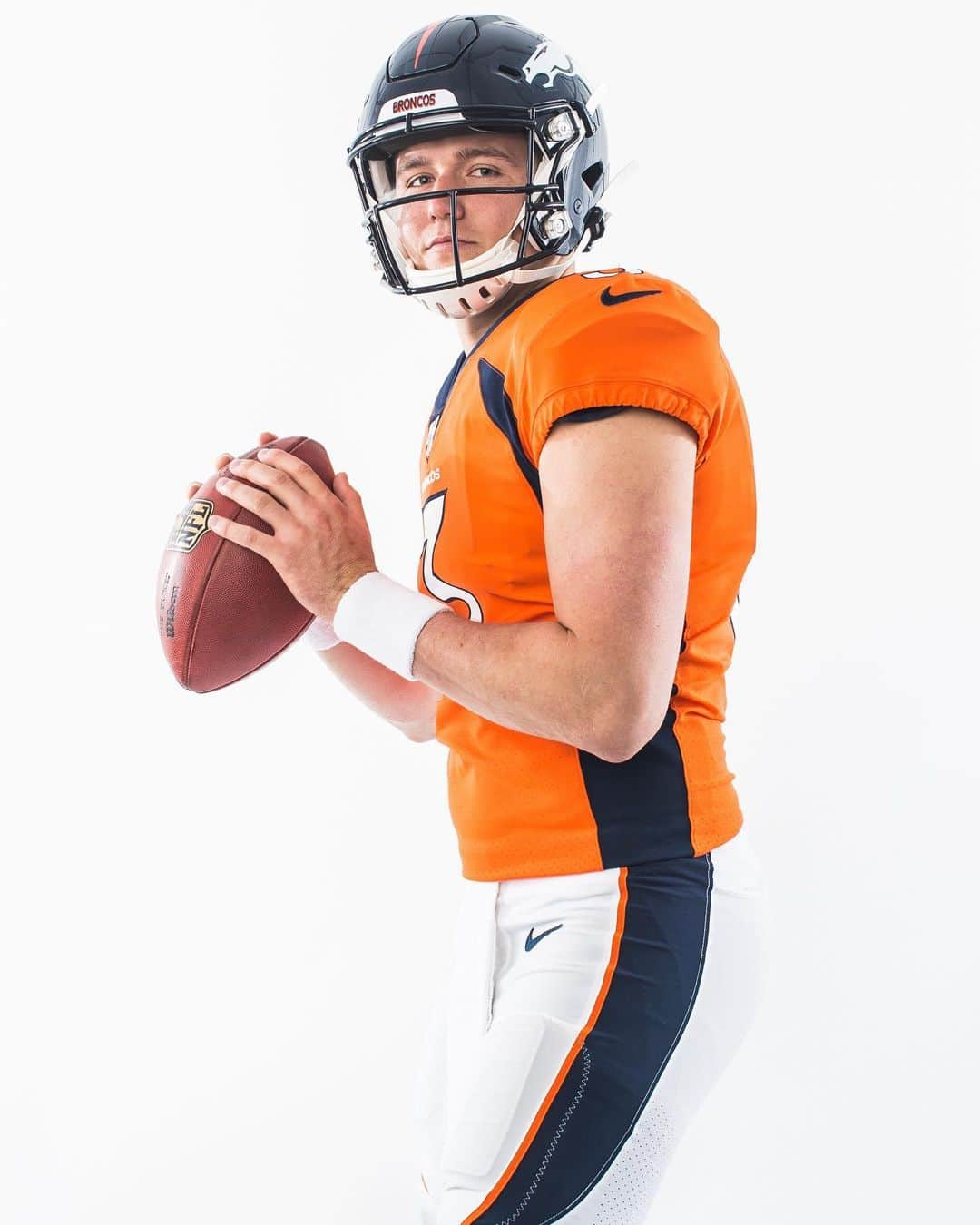 NFLさんのインスタグラム写真 - (NFLInstagram)「Mile long throws coming to Mile High. 💪 @drewlock23 📷: @ben_liebenberg/NFL」5月22日 6時26分 - nfl