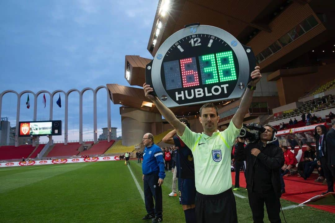 ウブロさんのインスタグラム写真 - (ウブロInstagram)「Hublot is proud to support the #WorldStarsFootball match in #Monaco with S.A.S Le Prince Albert II. Congrats to @nazionale_piloti and #starteamforchildren. #HublotLovesFootball #Monaco @hublot_monaco」5月22日 6時33分 - hublot