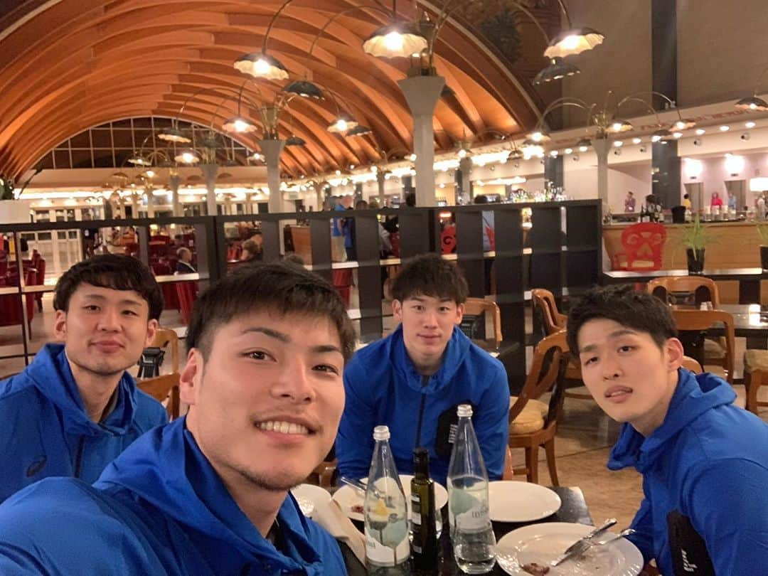 高橋健太郎さんのインスタグラム写真 - (高橋健太郎Instagram)「日本🇯🇵→イタリア🇮🇹✈️✈️ 無事到着しました🙆‍♂️🙆‍♂️」5月22日 6時42分 - k.e.n.t.a.r.o