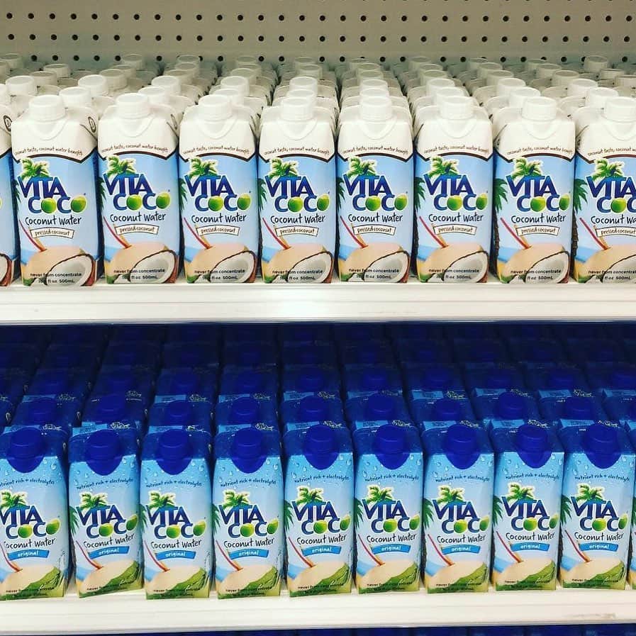 Vita Coco Coconut Waterのインスタグラム：「Like for Original, comment for Pressed.」