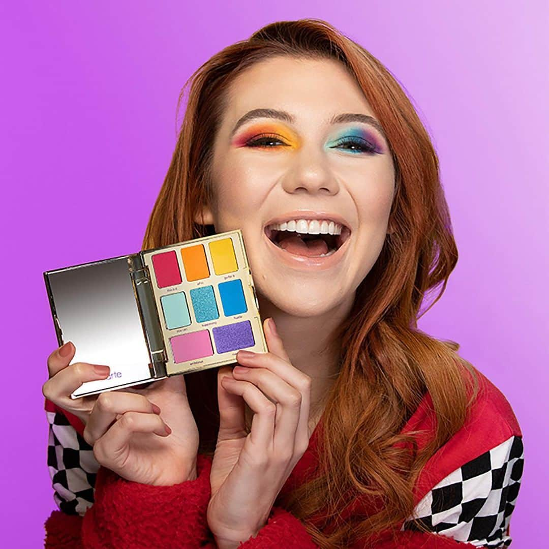 Tarte Cosmeticsさんのインスタグラム写真 - (Tarte CosmeticsInstagram)「🌈LET IT RAIN-BOW🌈  Our NEW collab in celebration of PRIDE month with our girl @jessiepaege is NOW AVAILABLE on tarte.com! We’re celebrating Pride & our LGBTQ+ tartelettes with this colorful palette we created with @JessiePaege, who uses her voice across various channels to constantly promote self-love & is a proud member of the LGBTQ+ community ❤️🧡💛💙💗💜 Available now on tarte.com & @Sephora online! #jessiepaegextarte #tartepride #rethinknatural #naturalartistry」5月22日 6時50分 - tartecosmetics