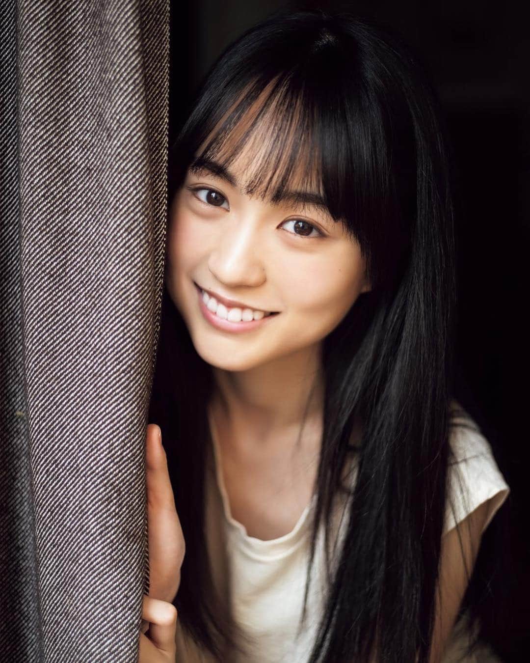 週刊少年マガジンのインスタグラム：「#マガジン 24号、巻中グラビアは、#乃木坂46 3号連続ジャック第３弾！  #賀喜遥香 さん！ ﻿ ﻿ ﻿ 撮影 /  藤本和典﻿ スタイリング / 川上舞乃﻿ ヘアメイク / 住本彩﻿ デザイン / 坂上和也 (banjo)﻿」