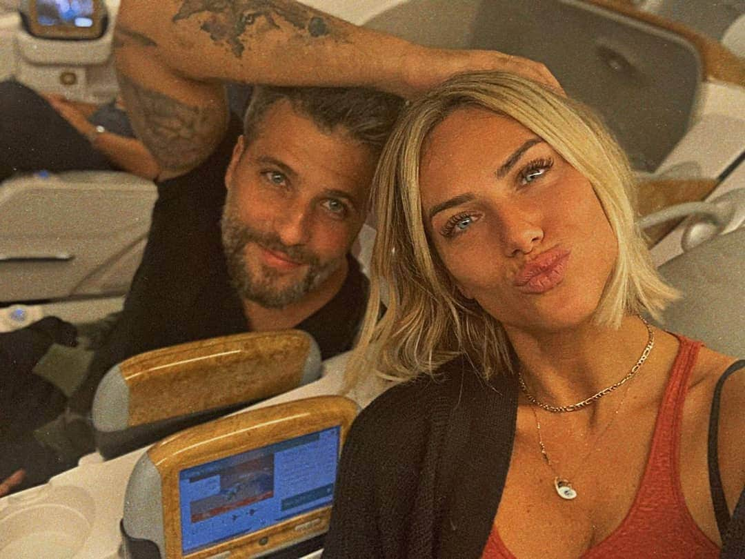 Giovanna Ewbankさんのインスタグラム写真 - (Giovanna EwbankInstagram)「Partiu fériassss JUNTOS e SHALLOW NOW em 3, 2, 1... ✈🌴❤️👙🌊🇲🇻」5月22日 7時03分 - gioewbank