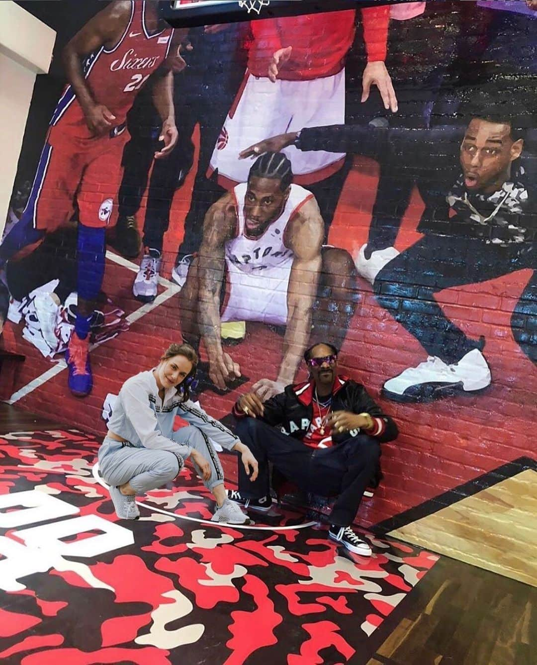 テッサ・ヴァーチュさんのインスタグラム写真 - (テッサ・ヴァーチュInstagram)「There in spirit #GoRaps 🦖🏀 #WeTheNorth」5月22日 7時04分 - tessavirtue17