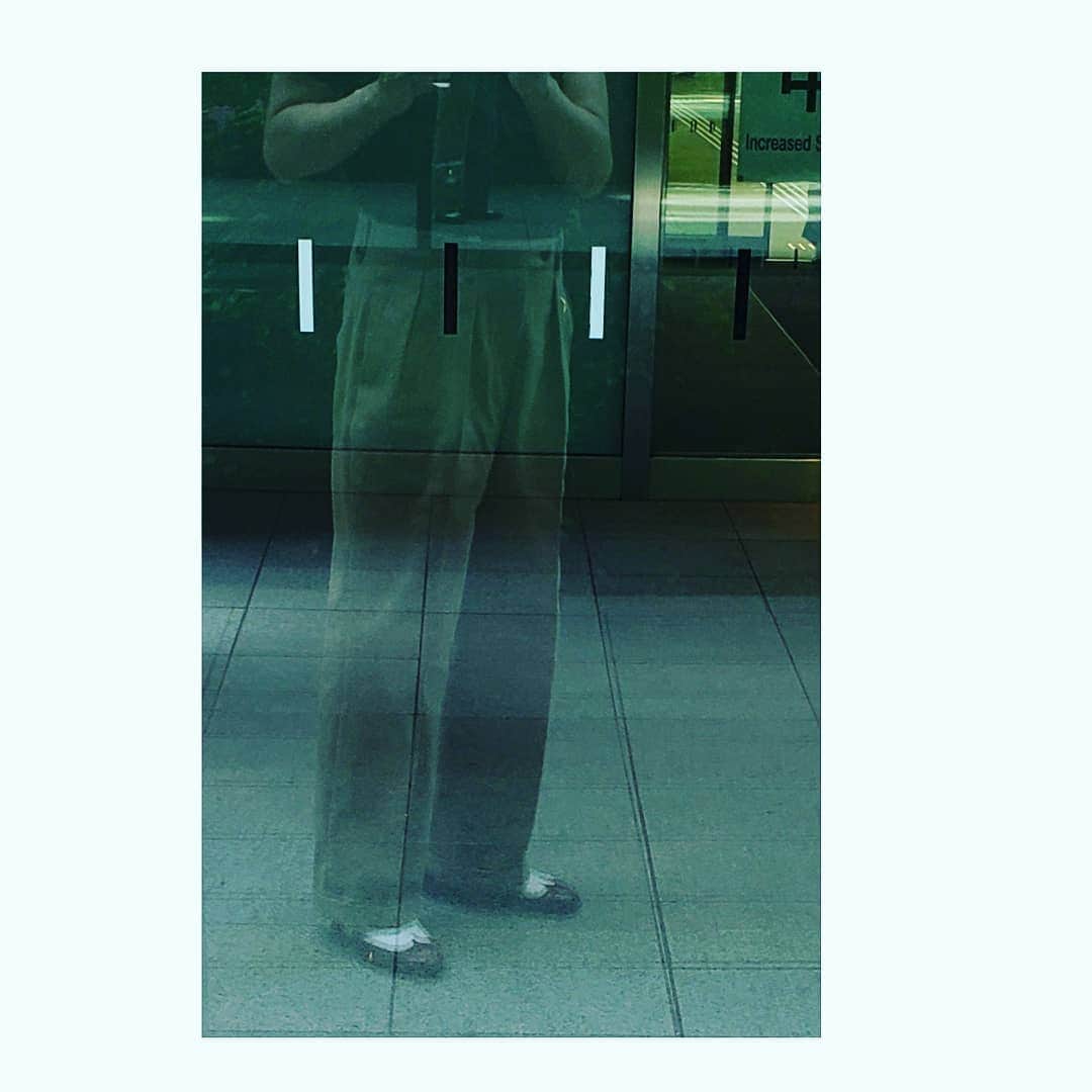 信國太志のインスタグラム：「super heavy cotton #trousers #bespoketailor」