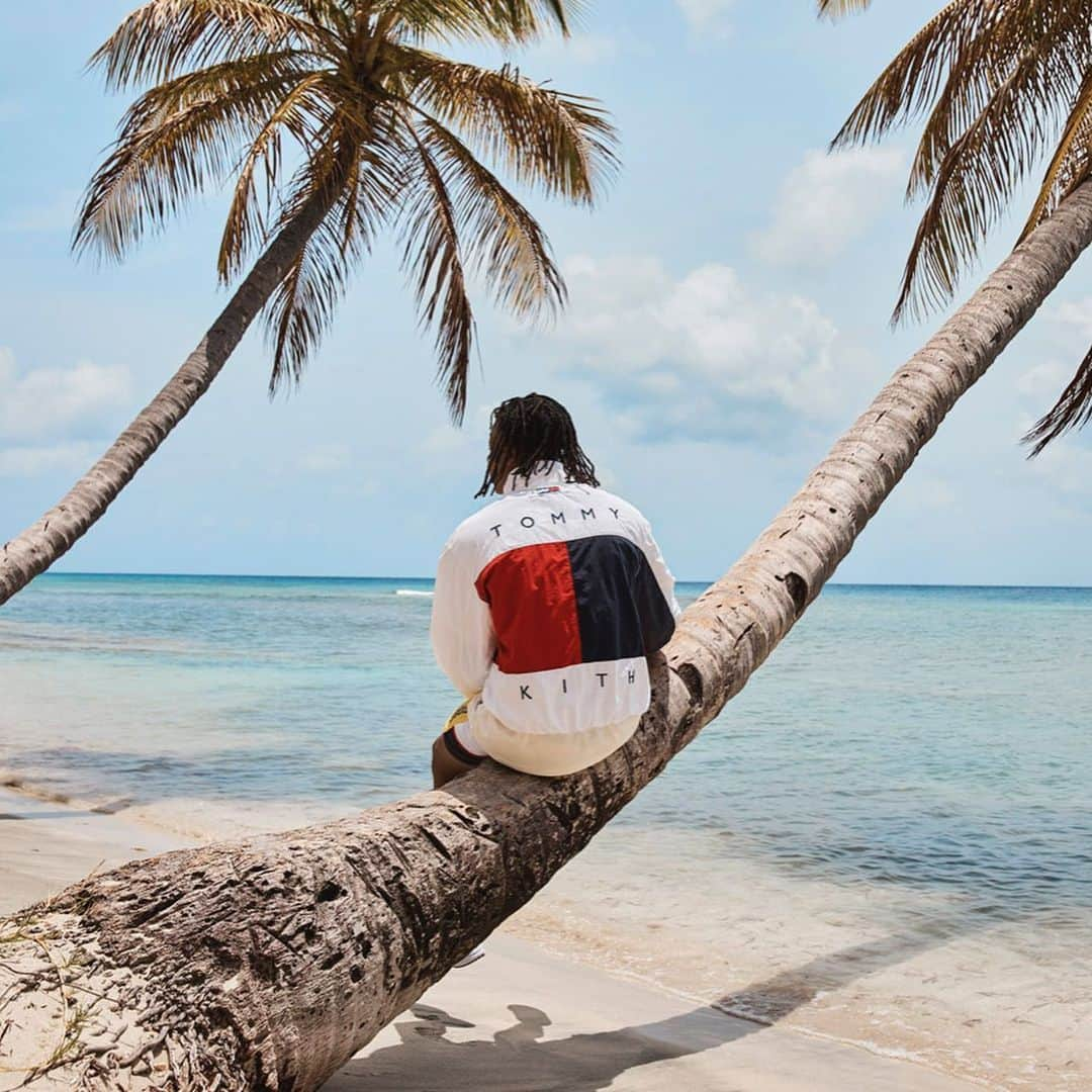 HYPEBEASTさんのインスタグラム写真 - (HYPEBEASTInstagram)「@hypebeaststyle: @kith x @tommyhilfiger are back with a new collaborative Spring/Summer 2019 collection. Inspired by the tropical island of Mustique — one of Tommy’s favorite travel destinations where he spent most vacations and shot some of his most iconic campaigns. Available on May 23 at all KITH shops and online at 11AM EST.」5月22日 7時21分 - hypebeast