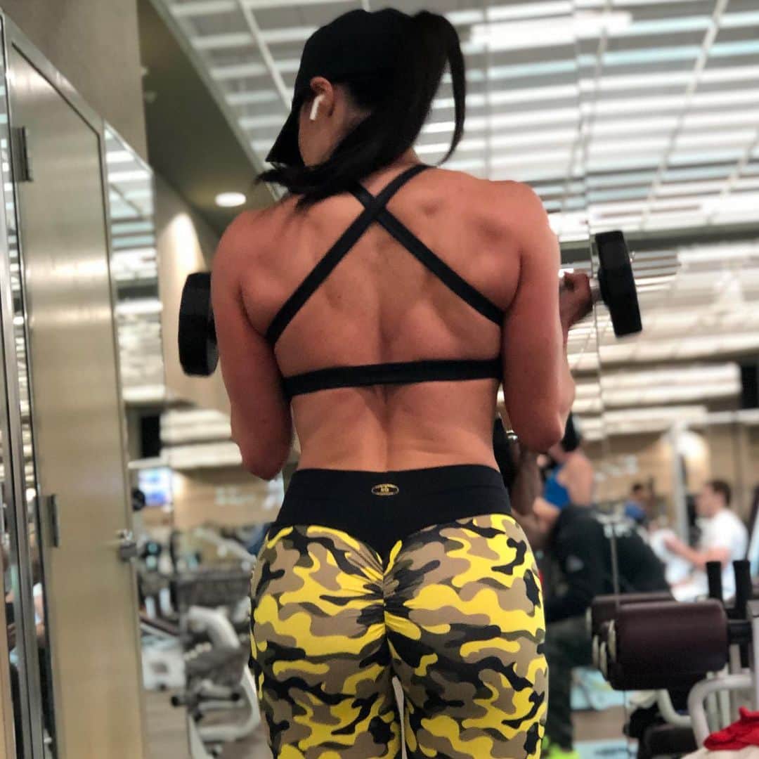Kendra Lustさんのインスタグラム写真 - (Kendra LustInstagram)「#tuesdaymotivation #girlsthatlift  #girlswithmuscle #sexy #leggings」5月22日 7時29分 - kendralust