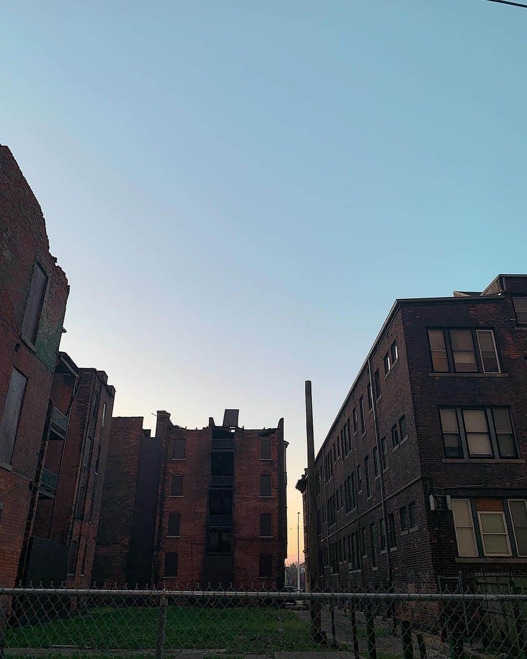 キース・パワーズのインスタグラム：「5.12.19」