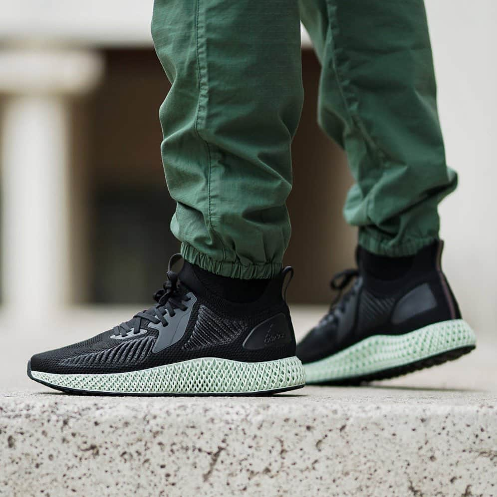 Sneaker Newsさんのインスタグラム写真 - (Sneaker NewsInstagram)「The adidas Alphaedge 4D LTD is back before the end of the month. Core Black looking 🔥 For full details, tap the link in our bio.」5月22日 7時42分 - sneakernews