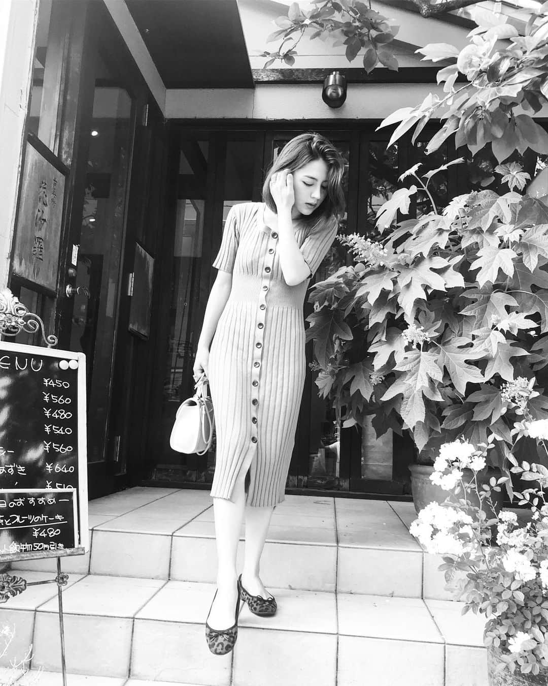 ジェイミー夏樹さんのインスタグラム写真 - (ジェイミー夏樹Instagram)「🌿🍋 #cafe #fashion」5月22日 7時43分 - jaimie__official