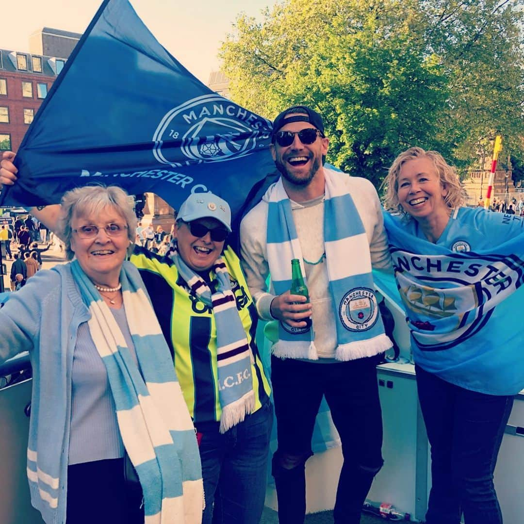 チェイス・ライスさんのインスタグラム写真 - (チェイス・ライスInstagram)「This team and this year have been a dream. I’ll never forget it. Two teams, but only one City!! Championes Championes!!!」5月22日 7時51分 - chaserice