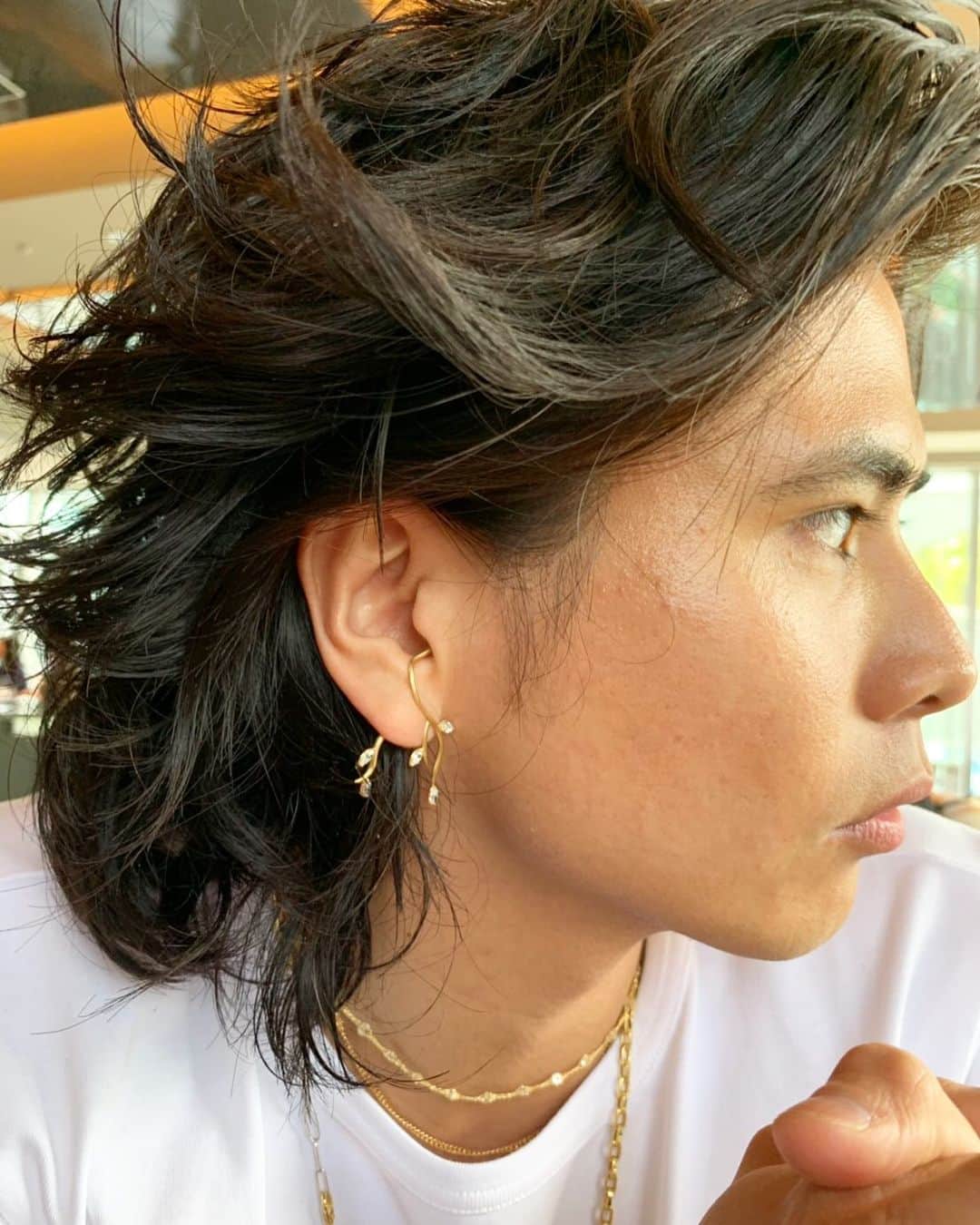 稲木ジョージのインスタグラム：「I’m all about getting rid toxic people and any kind of relationships in my life 👽🤩💎 @milamorejewelry 「一位になり続けるためには、自分が常にレベルアップし続けないといけない」と、ある人が言ってた。妙に納得🤯昨年の自分を塗り替えるのがモットー。俺っちは、明らかに進化してると思う⬆️🤩 自分の勘を信じて、セルフラブはとてもいいこと🥰まずは自分を認めて、愛さないとねん✨ただ、満足はすんなよ🧐」