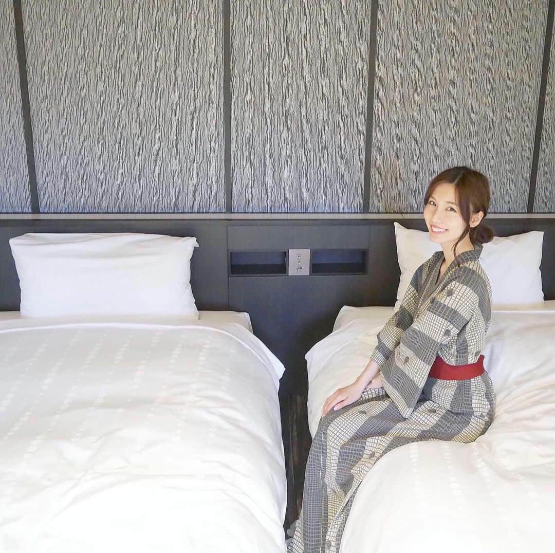 のインスタグラム：「* 箱根旅行へ行って参りました♨️🤤 彼との記念日で箱根小涌園 天悠へ祝泊🥂✨ 全客室露天風呂付き🥺💓 で窓を開けるとちゃんと温泉の香りがする♨️ 部屋から眺める青もみじは 何とも美しき 耳に入るはせせらぎの音…🍁🌳 #祝泊 #東京女子部 #オズモール #天悠 #箱根旅行」