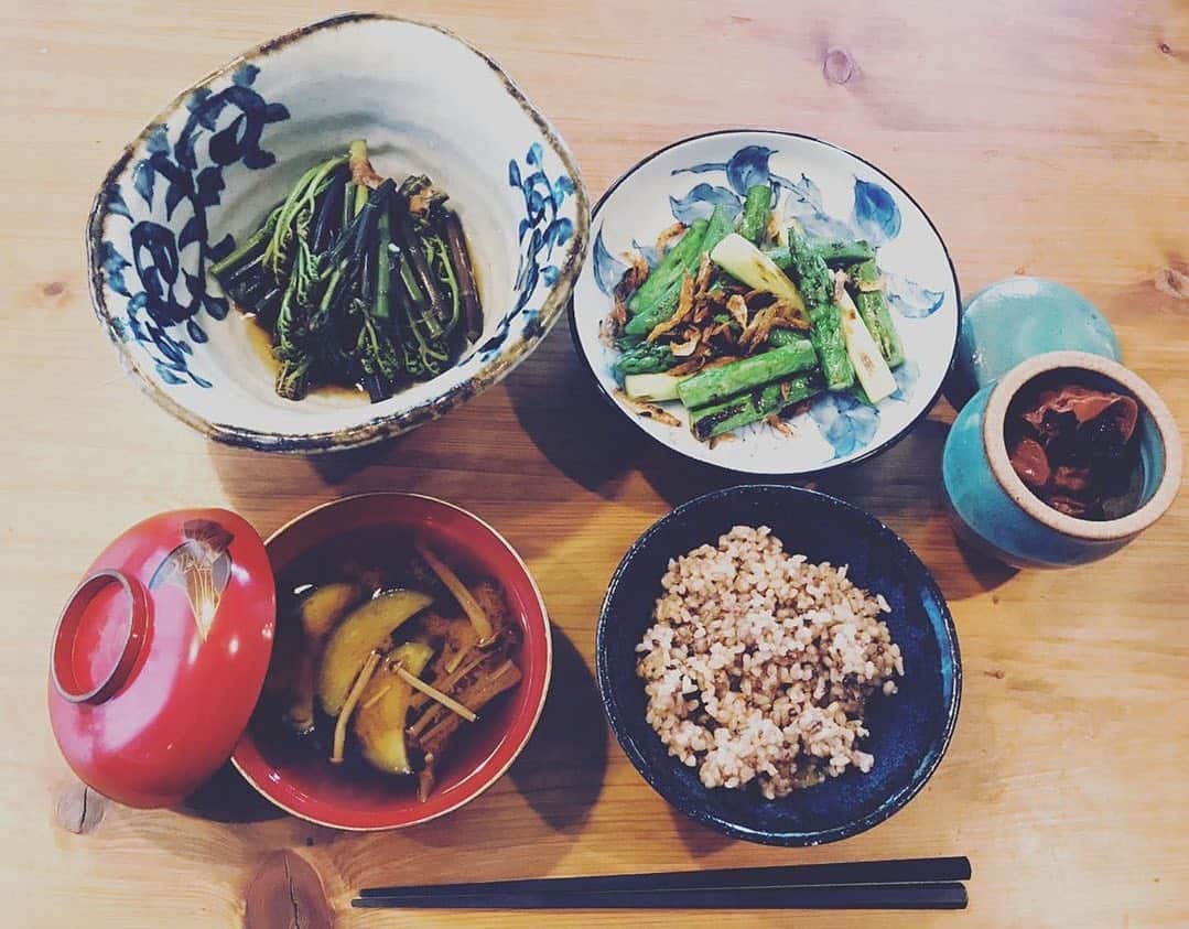なでしこ健康生活さんのインスタグラム写真 - (なでしこ健康生活Instagram)「Repost from @kinachan_ginchan_organiccosme)  発酵玄米の底力を感じる朝。  なでしこ健康生活の炊飯器で育つ玄米ごはんは、日が経つにつれ、もちもちで本当に美味しい。 ズボラなわたしでも、朝ご飯はいつでも玄米ご飯が食べられる。  #なでしこ健康生活 #発酵玄米 #美味しい朝食」5月22日 9時13分 - nadeshiko_healthy_life