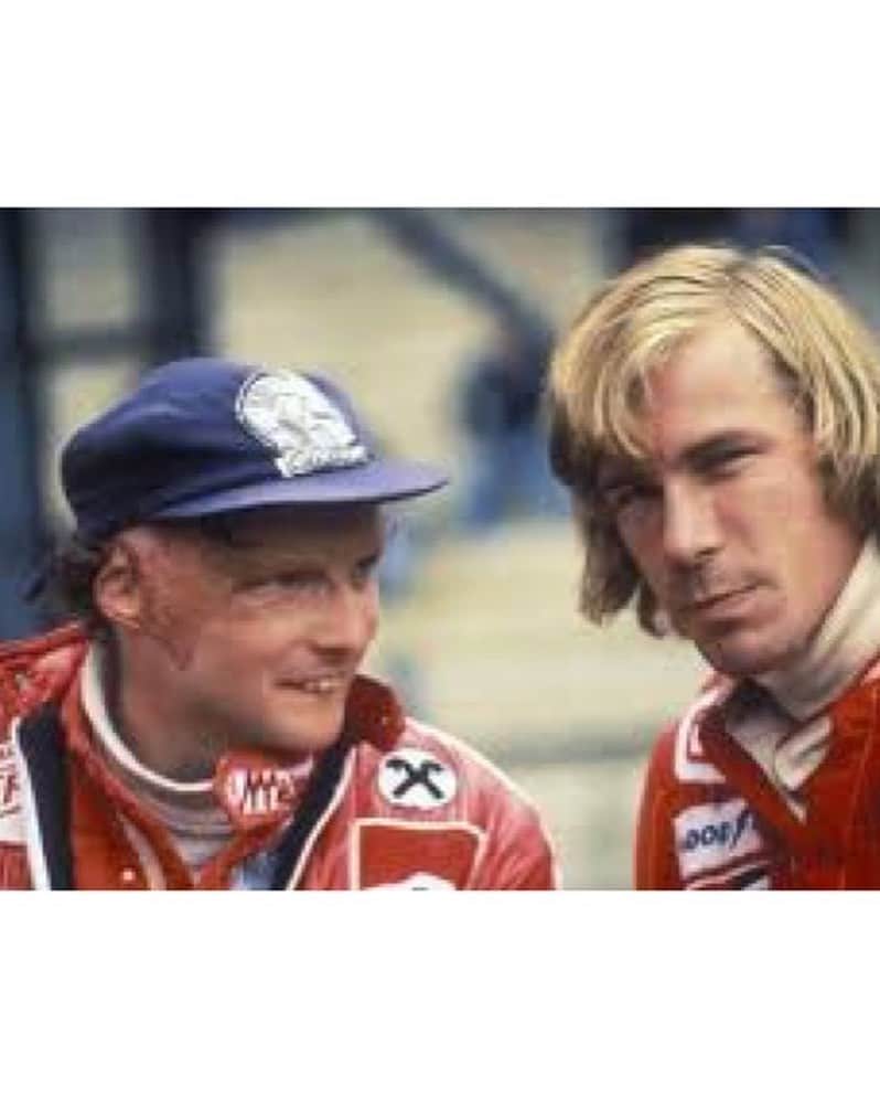 リンゼイ・ボンさんのインスタグラム写真 - (リンゼイ・ボンInstagram)「Niki Lauda. One of the toughest people I’ve ever met. One of the greatest athletic survival and comeback stories of all time.  Always spoke his mind. Always had a smile. Loved speed as much as I do. Rest In Peace my friend. 🙏🏻❤️」5月22日 9時36分 - lindseyvonn