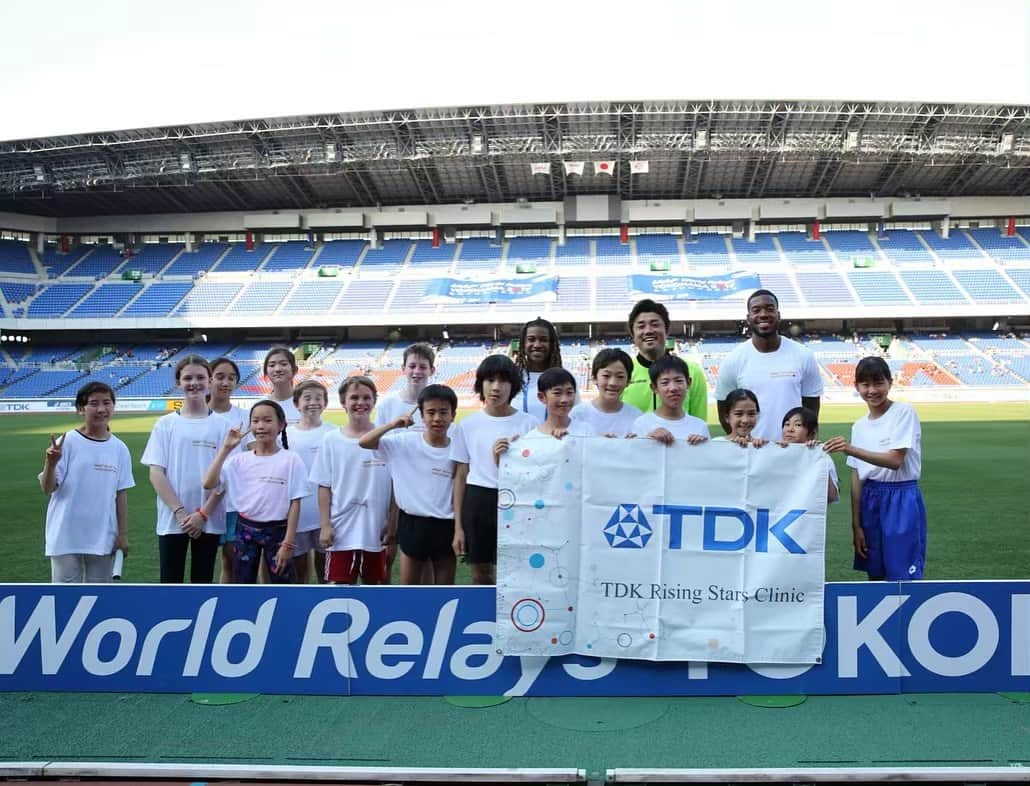 アレア・ホッブズのインスタグラム：「Thank you so much TDK for inviting me to join in hosting/coaching the relay clinic at the World Relay Championships in Yokohama, Japan. I enjoyed the time I spent with these amazing kids! #TeamAleia #RisingStarsClinic #AttractingTomorrow」