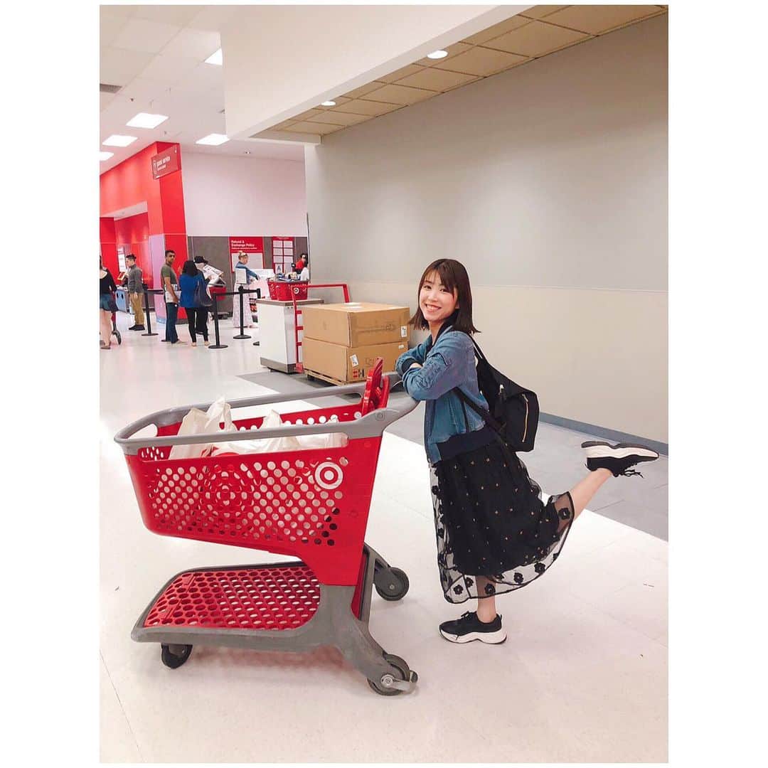 山本紗也加さんのインスタグラム写真 - (山本紗也加Instagram)「_ おかいもの☺︎ 海外のスーパーは 何時間でもいれるくらい 新鮮で楽しい!! _ #supermarket#target #🛒」5月22日 10時32分 - sayaka_yamamoto_official
