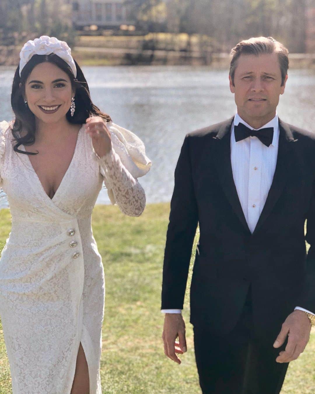 Ana Brenda Contrerasのインスタグラム：「Sea👏🏼son👏🏼 Fi👏🏼na👏🏼le  Are you gonna miss it? @cw_dynasty  #LaCristal 📷: @rafaeldlf」