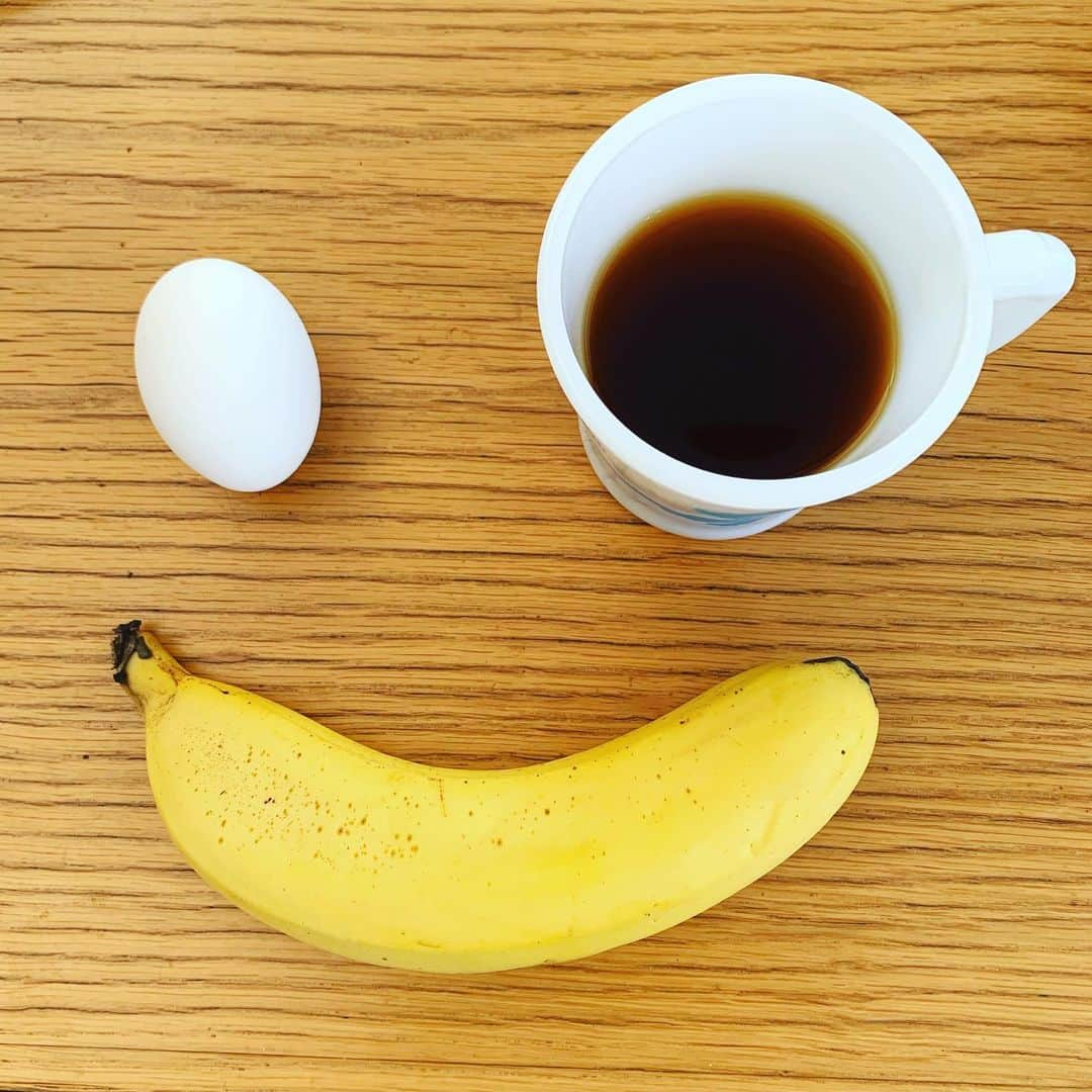 黒沢薫さんのインスタグラム写真 - (黒沢薫Instagram)「おはよう東京。 #morning #breakfast #egg #banana #coffee #music #soul #rb #singer #lovelife #instagood #instafood #モーニングスマイル」5月22日 10時42分 - kaorukurosawa_lovelife