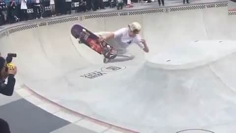 のインスタグラム：「中国で開催された @vansparkseries で @volcomskate チームライダーCJ Collins( @cjcollinsskate )が🇺🇸🥈に、Luiz Francisco( @luizfrancisco_sk8 )が🇧🇷🥉となった🔥 Huge Congrats to CJ and Luiz🎉 📹: @woll_phan  #Volcom #VolcomJapan #TrueToThis #ボルコム #vansparkseries」