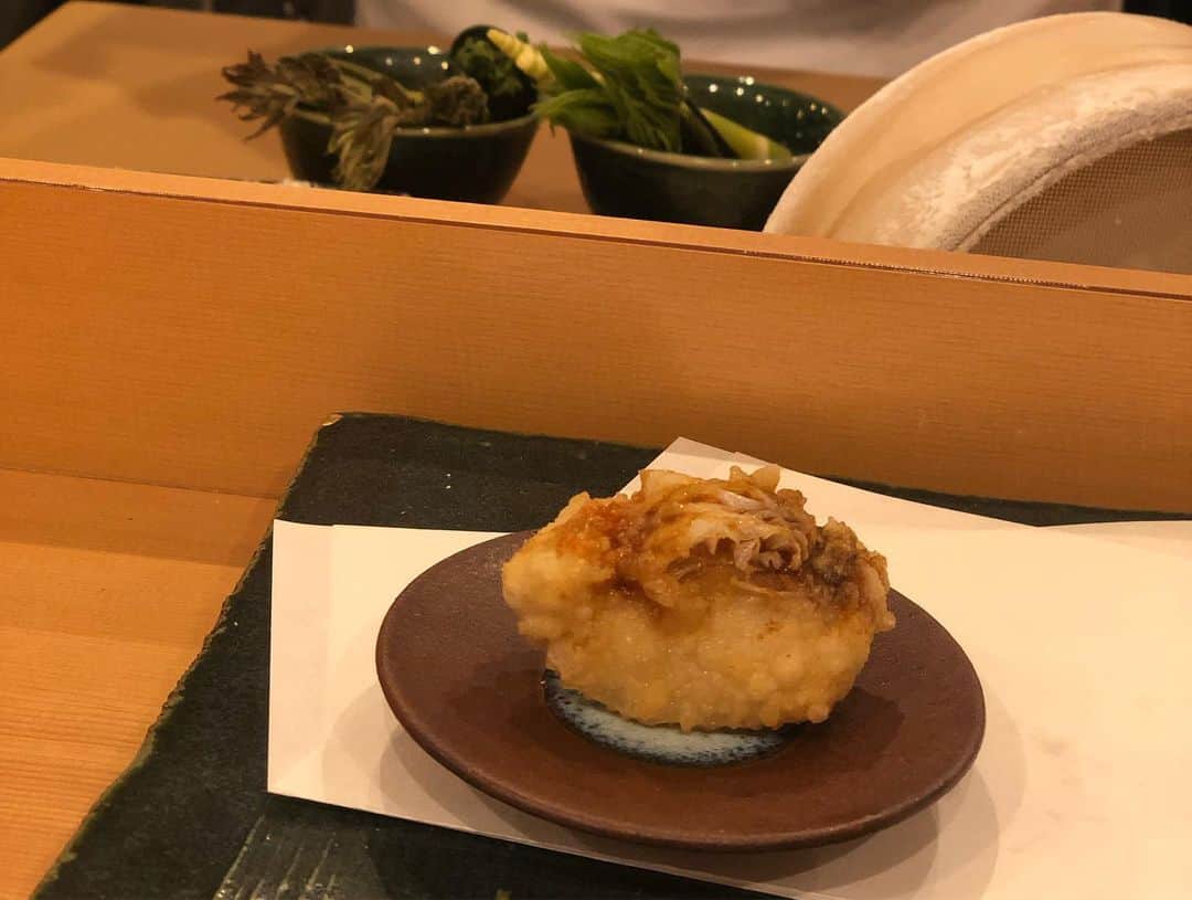 大政絢さんのインスタグラム写真 - (大政絢Instagram)「今回の旅は食。 とにかくずっと食べてました。でも、美味しすぎて食べられてしまうマジック！ まずはてんぷらみかわさん 秋田の旬の山菜も天ぷらで満喫でき幸せすぎました… #秋田旅行」5月22日 20時21分 - aya_omasa_official