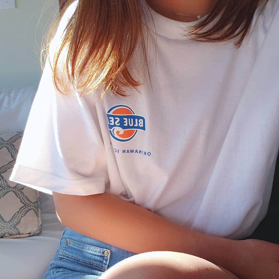 堤ゆきみのインスタグラム：「ハワイだけどブルーシールのTシャツ」