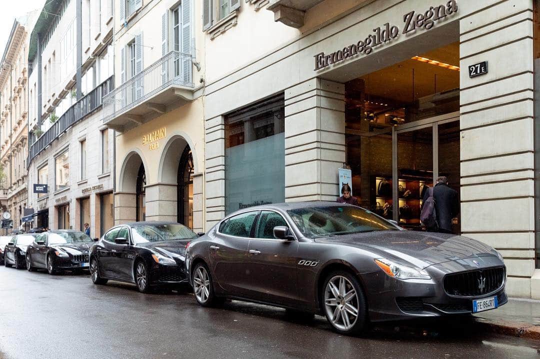 Maserati Japan | マセラティ ジャパンのインスタグラム：「マセラティと同じく、最高級の素材と卓越したデザインでイタリアンデザインを牽引するエルメネジルド ゼニア。その上質なファブリックはマセラティのインテリアで至福のドライブを演出します。 #Maserati #マセラティ  #MaseratiJapan #マセラティジャパン #ErmenegildoZegna」