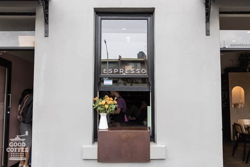 のインスタグラム：「【NEW SHOP on GOOD COFFEE WEBSITE】  Assembly in Melbourne, Australia  Check it out👇🏻 https://goodcoffee.me/coffeeshop/assembly/  #assemblycoffee #goodcoffee_melbourne」