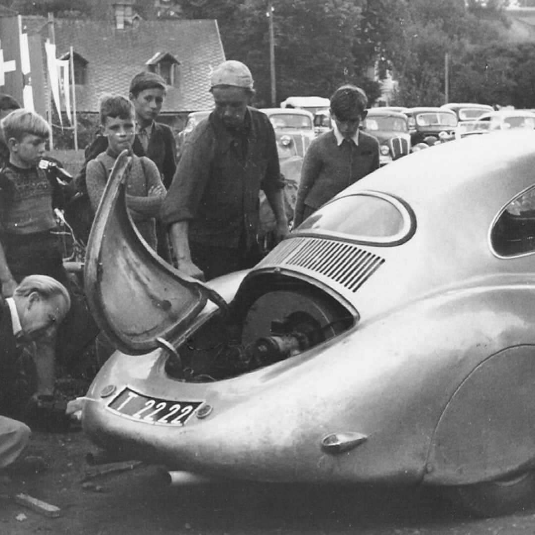 サザビーズさんのインスタグラム写真 - (サザビーズInstagram)「Got time for a pit stop? 🏁 Don’t miss the only surviving 1939 Porsche Type 64, on view in London until Friday! Swipe for then & now 👉 - Once owned by Ferdinand and Ferry Porsche, and the oldest car to wear the Porsche badge, the exceptional model is the most historically significant Porsche in existence. It will be offered as a star lot of @rmsothebys Monterey auction this August with an estimate in excess of $20 million. - #RMMonterey #Montereycarweek#type64 #carsofinstagram #classiccars #Porsche」5月22日 20時33分 - sothebys