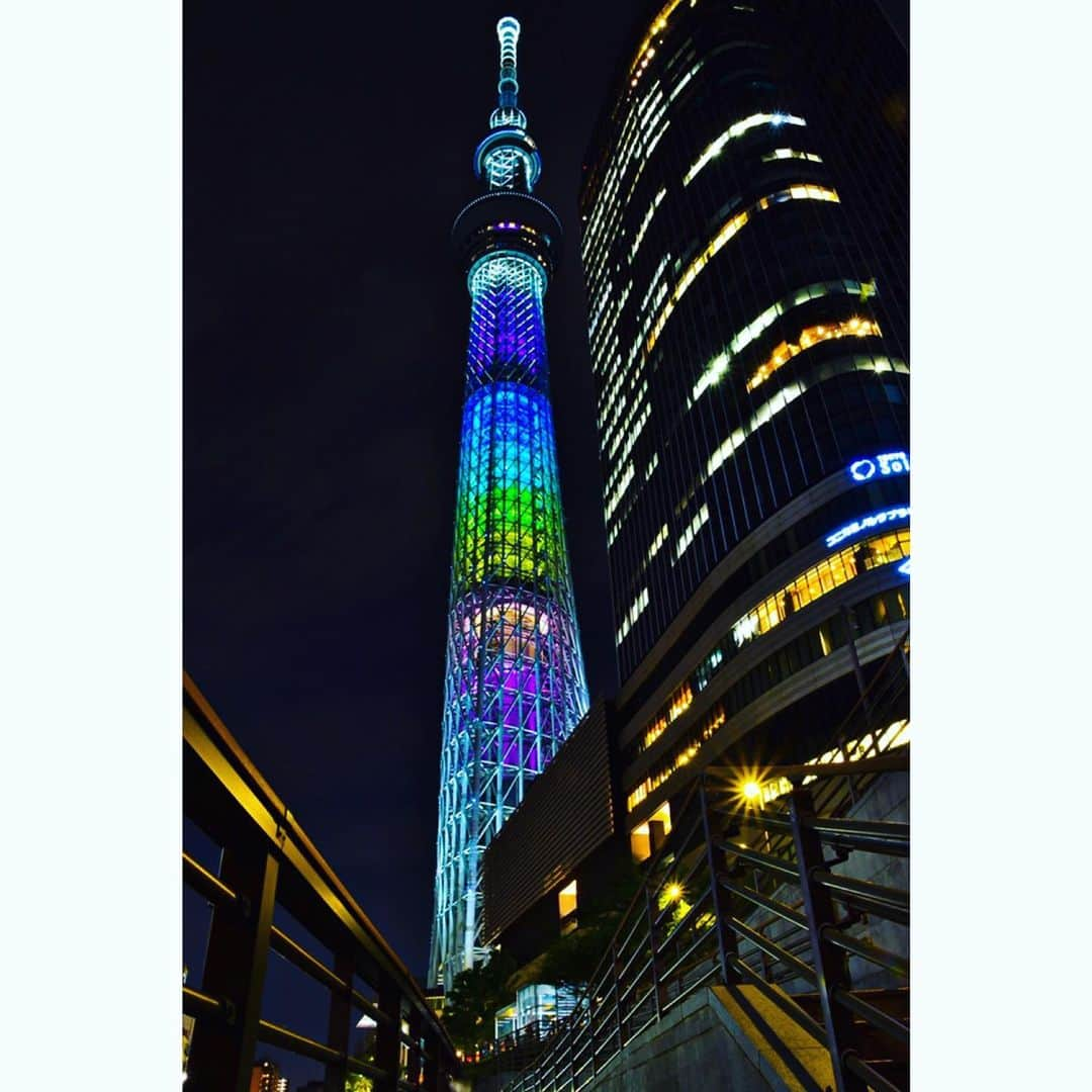 墨田区さんのインスタグラム写真 - (墨田区Instagram)「スカイツリー7周年！！🌈 #スカイツリー　#skytree #東京スカイツリー　#スカイツリー7周年　#東京スカイツリー7周年　#レインボーカラー　#下町のランドマーク　#夜景　#ライトアップ #墨田区 #すみだ　#sumida　#photography　#tokyo　#きれい　#follow　#いいね」5月22日 20時41分 - sumida_official