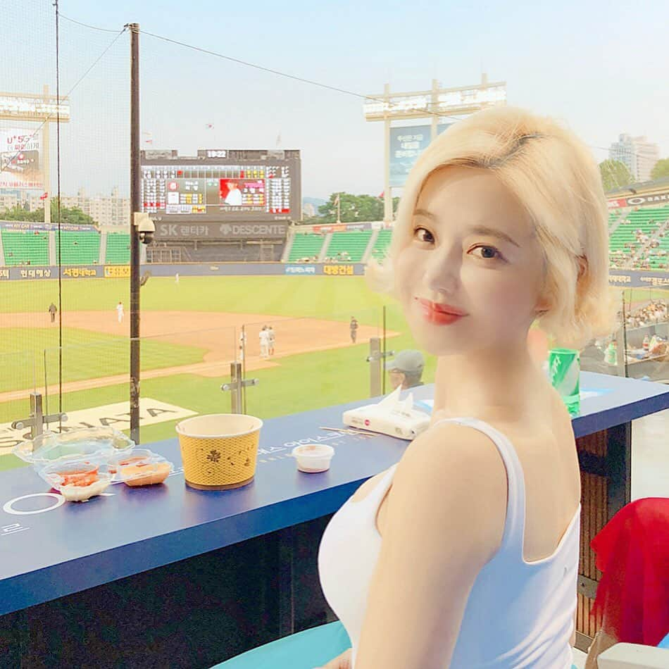 Dj Sodaさんのインスタグラム写真 - (Dj SodaInstagram)「날씨가 좋아서 야구장 나들이!! ⚾️❤️」5月22日 20時58分 - deejaysoda