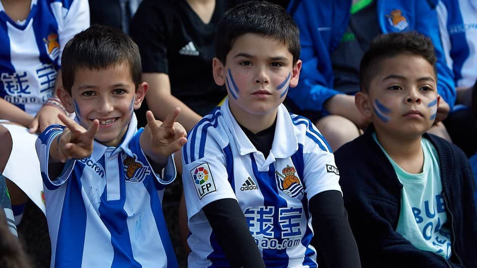 レアル・ソシエダさんのインスタグラム写真 - (レアル・ソシエダInstagram)「Eskerrik asko Villabona! 💙⚪️ . #AurreraReala #RealSociedad #Football」5月22日 21時09分 - realsociedad