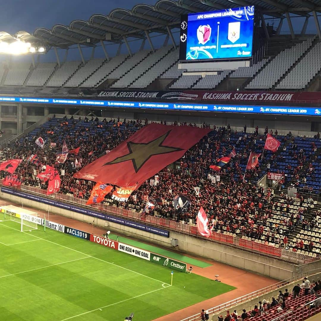 ジーコさんのインスタグラム写真 - (ジーコInstagram)「Uma vitoria que nos classifica para a fase mata a mata na ACL.Vencemos de virada aqui em Kashima o Shandong da China por 2x1, fazendo uma excelente partida.Parabéns Kashima.」5月22日 21時15分 - zico