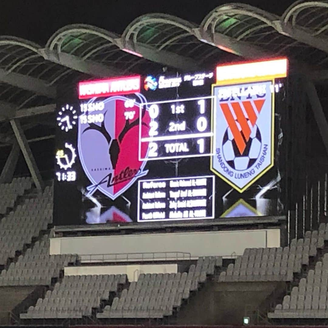 ジーコさんのインスタグラム写真 - (ジーコInstagram)「Uma vitoria que nos classifica para a fase mata a mata na ACL.Vencemos de virada aqui em Kashima o Shandong da China por 2x1, fazendo uma excelente partida.Parabéns Kashima.」5月22日 21時15分 - zico