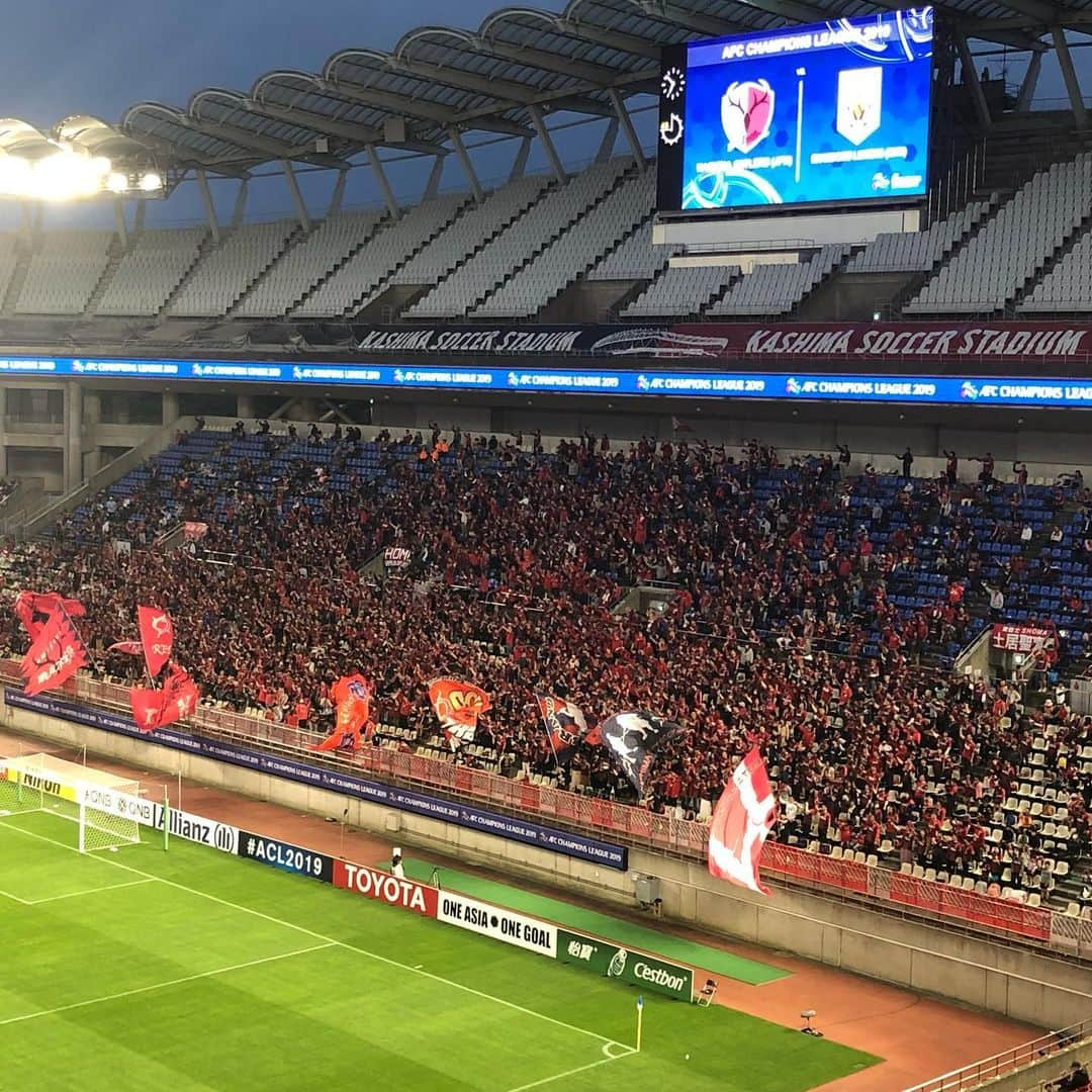 ジーコさんのインスタグラム写真 - (ジーコInstagram)「Uma vitoria que nos classifica para a fase mata a mata na ACL.Vencemos de virada aqui em Kashima o Shandong da China por 2x1, fazendo uma excelente partida.Parabéns Kashima.」5月22日 21時15分 - zico