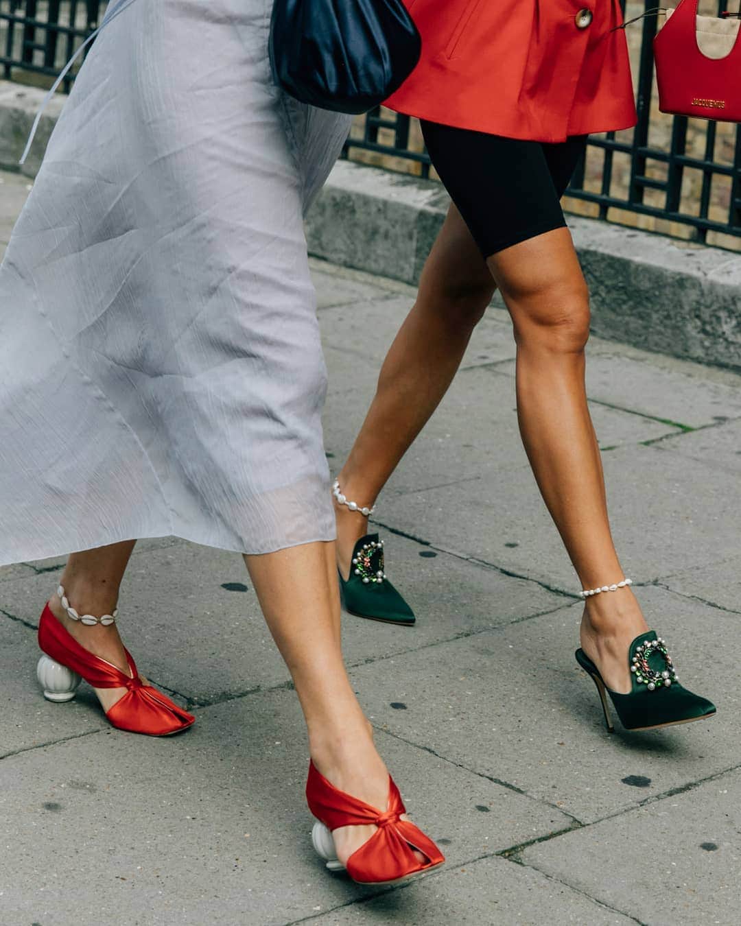 PORTER magazineさんのインスタグラム写真 - (PORTER magazineInstagram)「Discover the #runway shoe stars and how to wear them now, with our guide to SS19's best high #heels, through the link in bio. 📸: Dan Roberts」5月22日 21時17分 - portermagazine