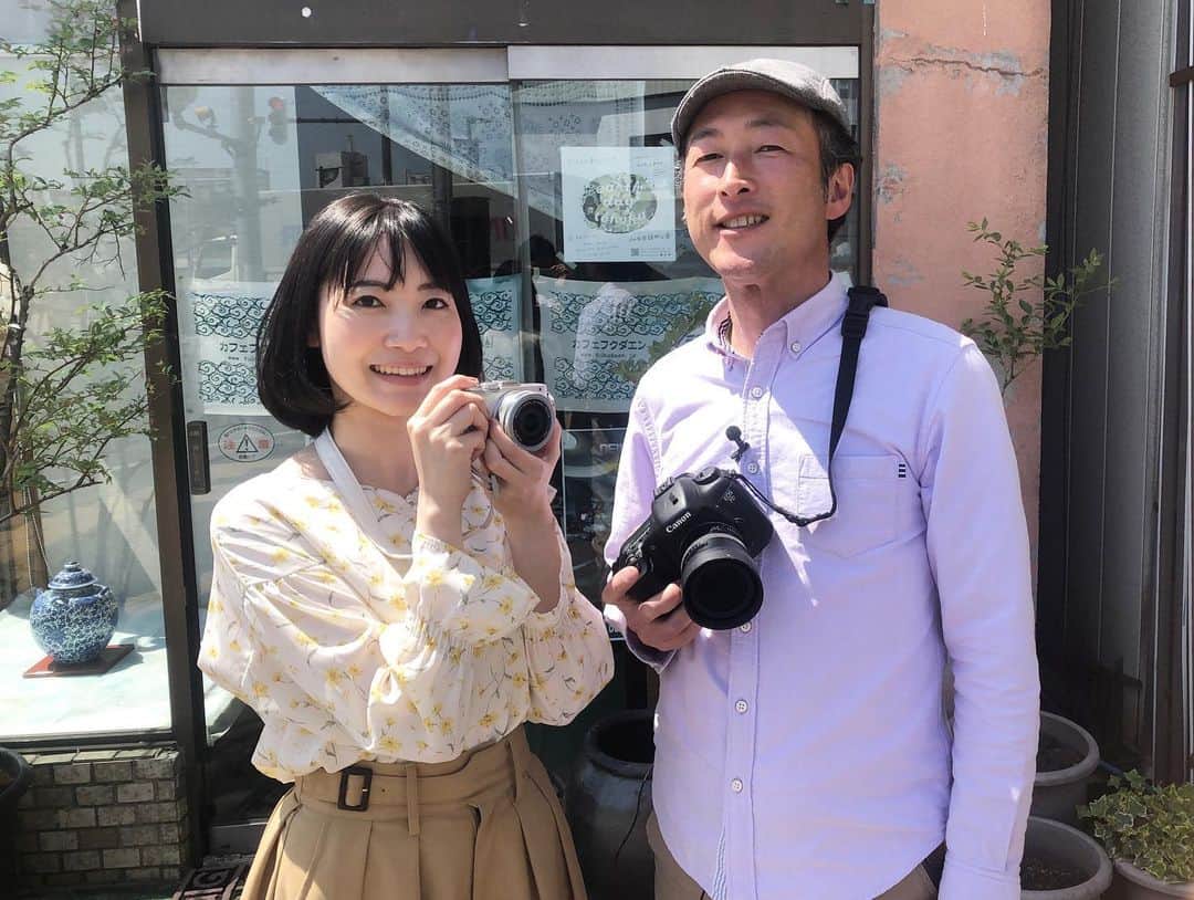 菅原智郁さんのインスタグラム写真 - (菅原智郁Instagram)「. Twitter→tomotomokaaaa よろしくお願いします☀️ .  バタバタしていて、こちらで宣伝していませんでした…🙄 きょうの #水曜情報局 は、｢写真をもっと楽しもう！｣がテーマでした✨ プロカメラマンであり、お茶屋さんでもある、福田さんに、写真のコツを教えてもらいました📸 ワークショップに参加してから、写真を撮るのがもっと楽しくなりました✨✨ カメラ、趣味ではあるけど、もっと極めたいな～～ .  #カメラ #写真 #photo #スマホ #ミラーレス #olympuspen #ゴジダス #山形テレビ #アナウンサー #菅原智郁」5月22日 21時20分 - tomotomokaaaa22
