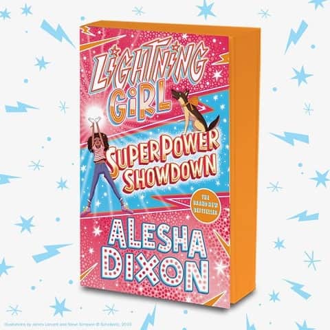 アリーシャ・ディクソンさんのインスタグラム写真 - (アリーシャ・ディクソンInstagram)「She's here! #lightninggirl #SuperPowerShowdown cover reveal! I'm beyond excited that my 4th book in the Lightning Girl series will be available on 4th July ☀ ☀☀ @scholastic_uk #aurorabeam #superhero #sprayededges ⚡⚡⚡」5月22日 21時28分 - aleshaofficial