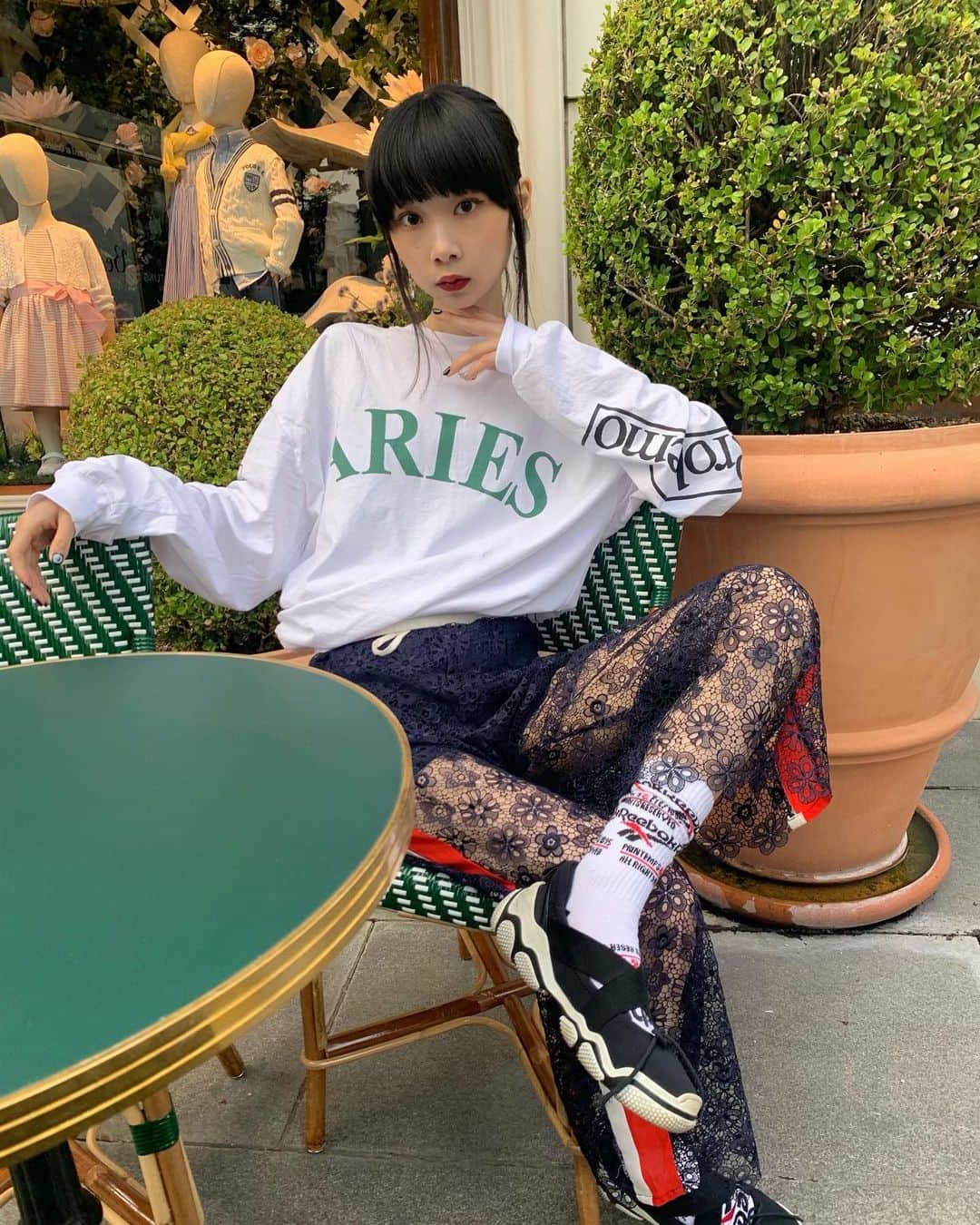 老月ミカさんのインスタグラム写真 - (老月ミカInstagram)「completes the outfit🧦 #お洒落は靴下から」5月22日 21時34分 - oreo.oreo.m