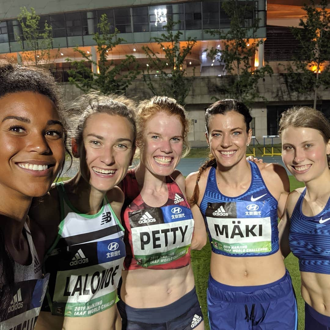 アンジェラ・ペティさんのインスタグラム写真 - (アンジェラ・ペティInstagram)「Lots of smiles after a fun race here at the IAAF World Challenge in Nanjing last night! 5th place and a seasons best for me in a very strong international field. .  Quite a messy race with 12 of us women (including pacemaker) and it slowing in the middle but all part of it! . Great atmosphere with a vibrant crowd (the pics were taken after when everyone had gone haha) .  Leave for home this evening, 谢谢 Xièxiè China 🇨🇳」5月22日 12時40分 - angie_run800m