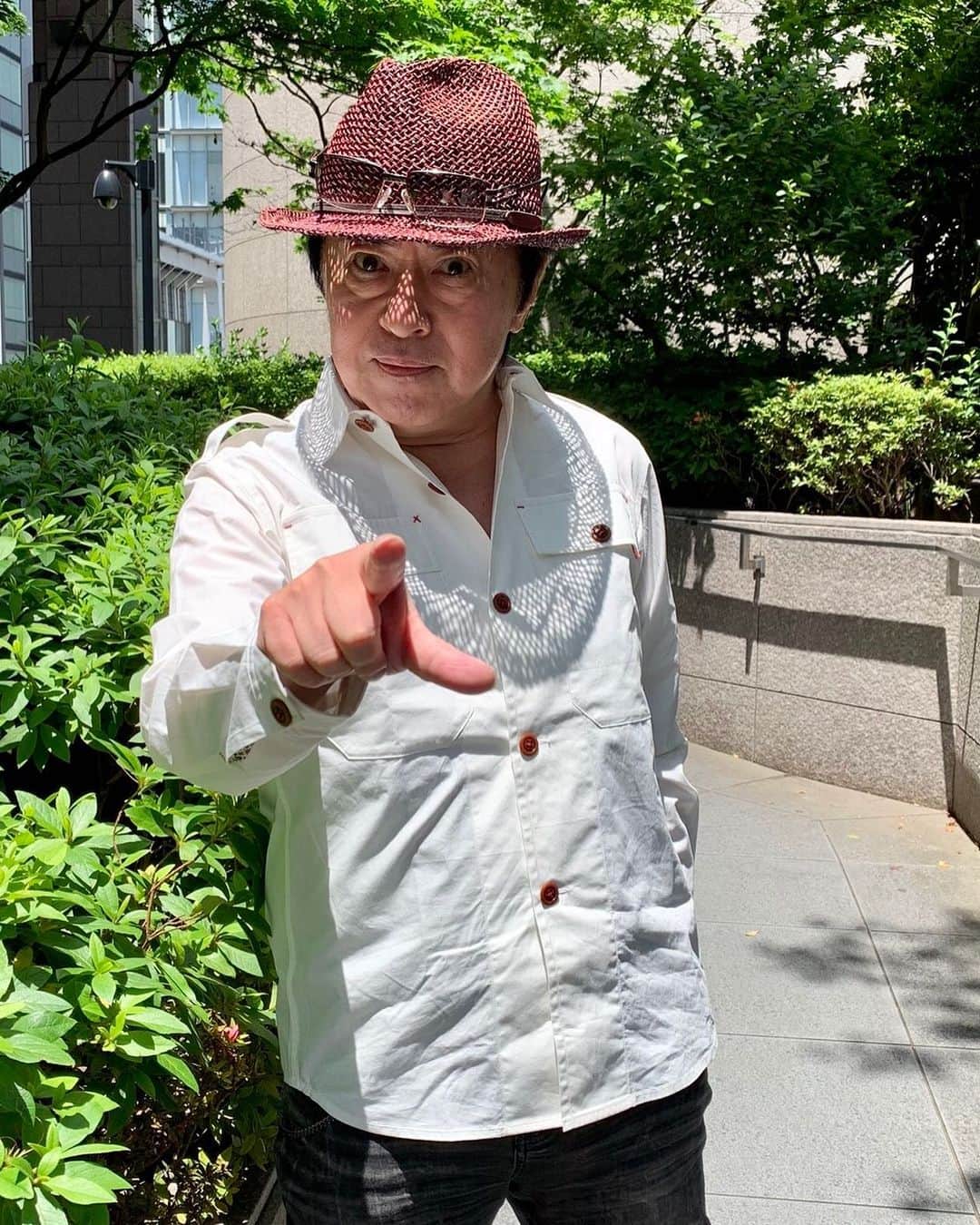 水木一郎さんのインスタグラム写真 - (水木一郎Instagram)「今日は夏日Z!先日買った白のサファリシャツで出かけまーす。 #サファリシャツ #河谷シャツ #水木一郎 #ichiromizuki」5月22日 12時59分 - ichiromizuki