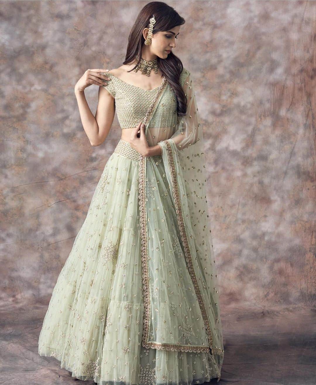 Indianstreetfashionさんのインスタグラム写真 - (IndianstreetfashionInstagram)「This minty sage (yes, that’s what we are calling it😅) green outfit is what dreams are made off 😘 #indianstreetfashion . . . . . #bridesofinstagram  #bridestyle  #pretty  #lehenga  @mrunaliniraodesign」5月22日 13時38分 - indianstreetfashion