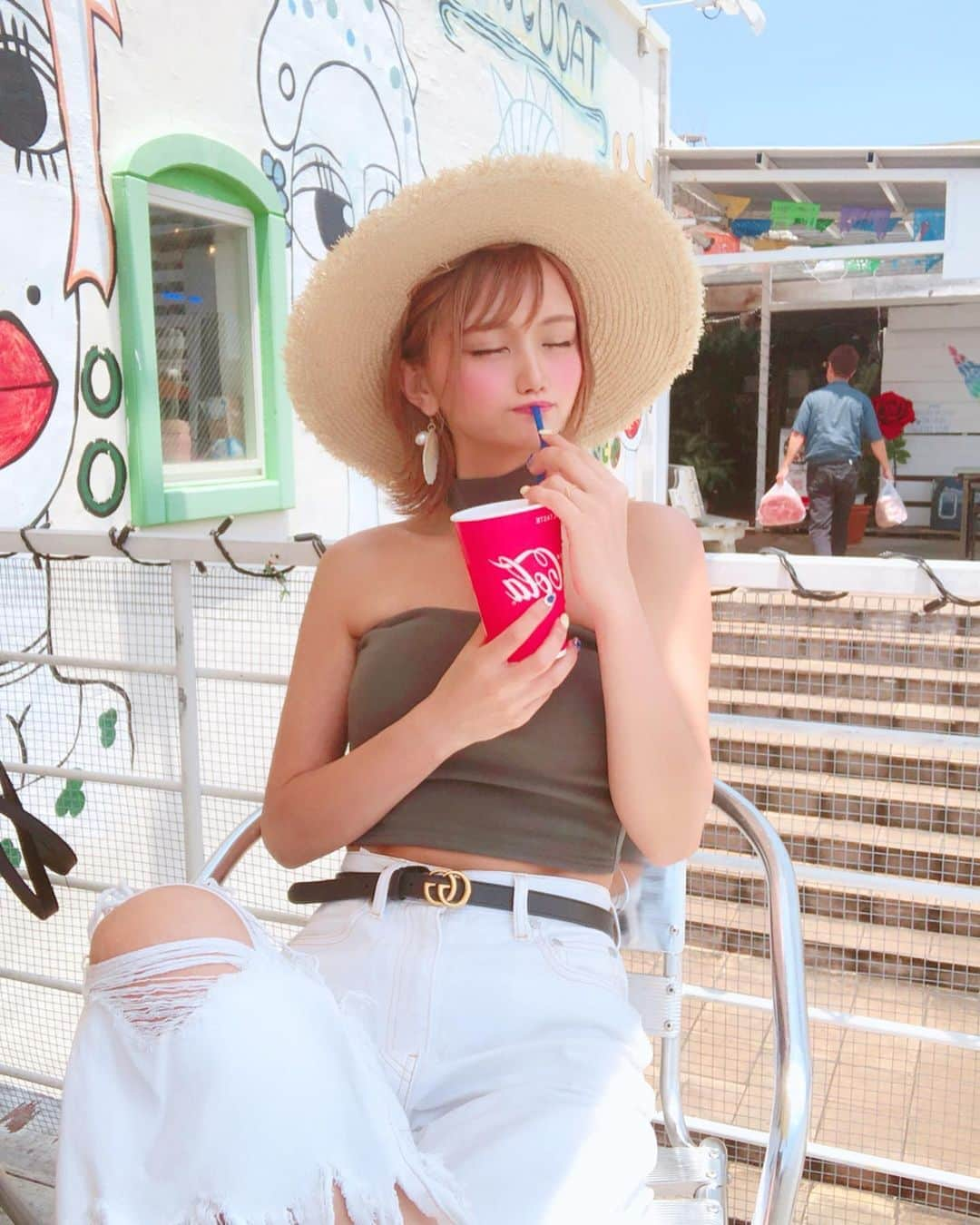 みもれもんさんのインスタグラム写真 - (みもれもんInstagram)「炭酸大好き🥤 ・ ・ #okinawa #沖縄 #ootd #fashion  #naturalbeautycamp #沖縄ビューティーキャンプ #ファインダー越しの世界 #みもれ #アメリカンビレッジ」5月22日 14時02分 - mimore_mon0929