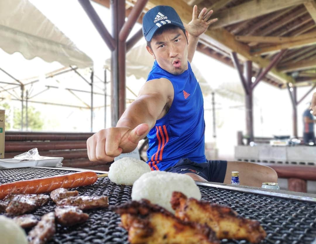 真壁伸弥さんのインスタグラム写真 - (真壁伸弥Instagram)「#本日のヒトコマ  #sungoliathfamily  #suntory #rugbyjp #rugby #合宿中  楽しそうですが 練習めっちゃハード」5月22日 14時47分 - makaberian5