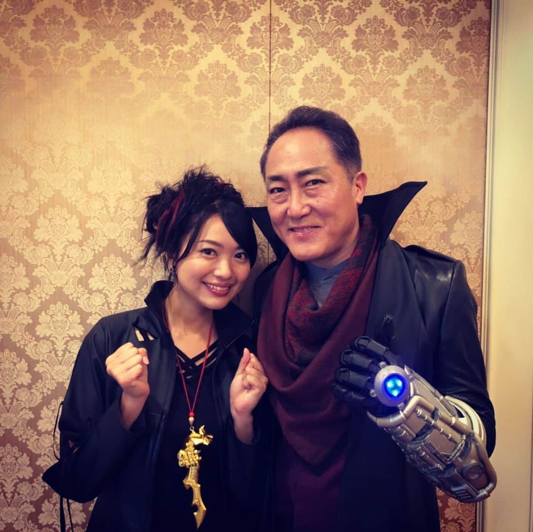 佐野史郎のインスタグラム：「「騎士竜戦隊リュウソウジャー THE MOVIE タイムスリップ！恐竜パニック!!」制作発表にて。 北原里英さんとは去年から三本ご一緒させていただいてます。 出雲と越のクニを結ぶ、オオクニヌシとヌナカワヒメの番組…ヒスイの勾玉… テレビ版9話には勾玉が出てきたし、親子役が続いたし…不思議な力に導かれているかのようです。」