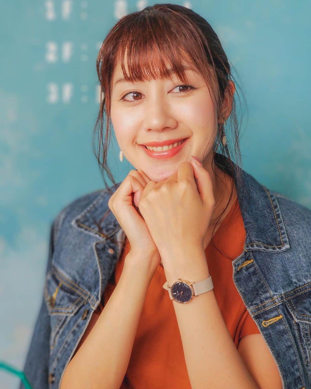 Yuri Sakuraiさんのインスタグラム写真 - (Yuri SakuraiInstagram)「: 今日はバック、パンプス、時計の 小物をグレーで統一♪ 時計はハワイ発の #リアクレア ⌚✨ (@liakilea_japan) : 「yuri_s_official」のクーポンコードを使うと、 10％オフになるそうです♪ : #PR#腕時計#リアクレア#時計#liakulea#watch#fashion#ootd#オシャレ#ファッション#ワンピース#デニム#gジャン#denim#パンプス#桜井有里#桜井ゆり#ダブル桜井#ポニーテール#165cm」5月22日 14時50分 - yuri_sakuraiii