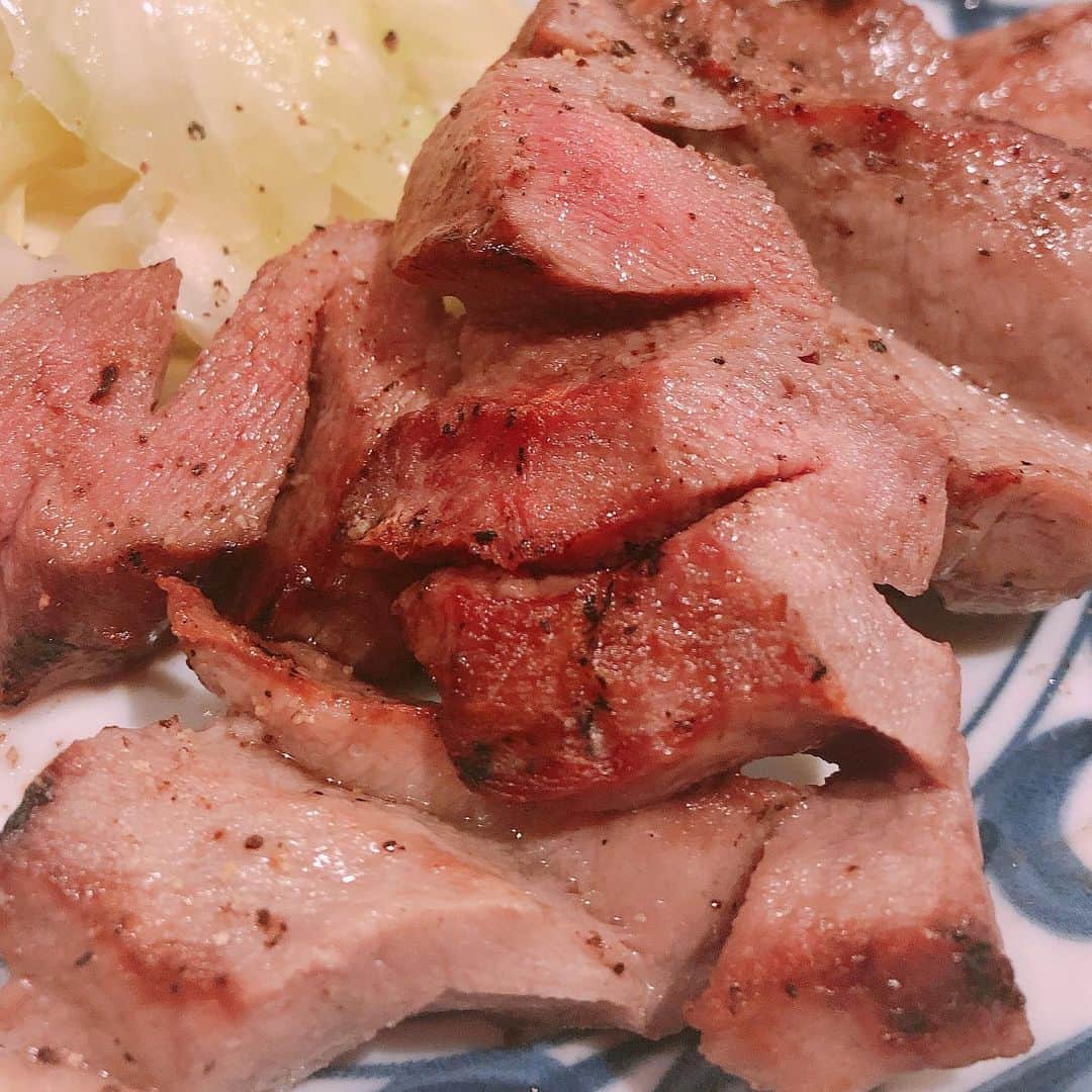 阿部洋子さんのインスタグラム写真 - (阿部洋子Instagram)「🍴 ときどきムショーに食べたくなる #牛タン  #肉食  結果、焼きが1番美味しい。」5月22日 14時52分 - hirocoring