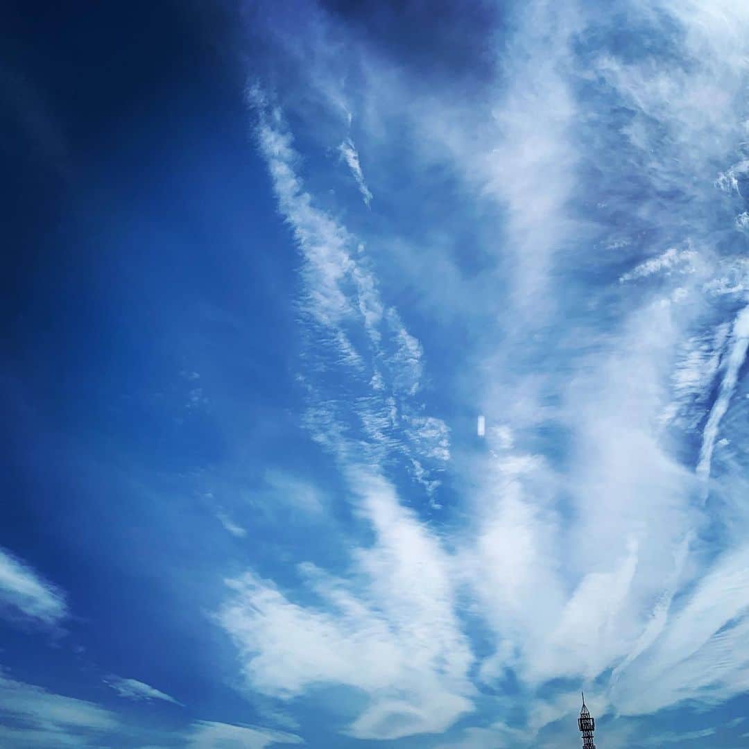 鈴木渉さんのインスタグラム写真 - (鈴木渉Instagram)「名古屋、綺麗な空です。」5月22日 14時55分 - watarumble0223